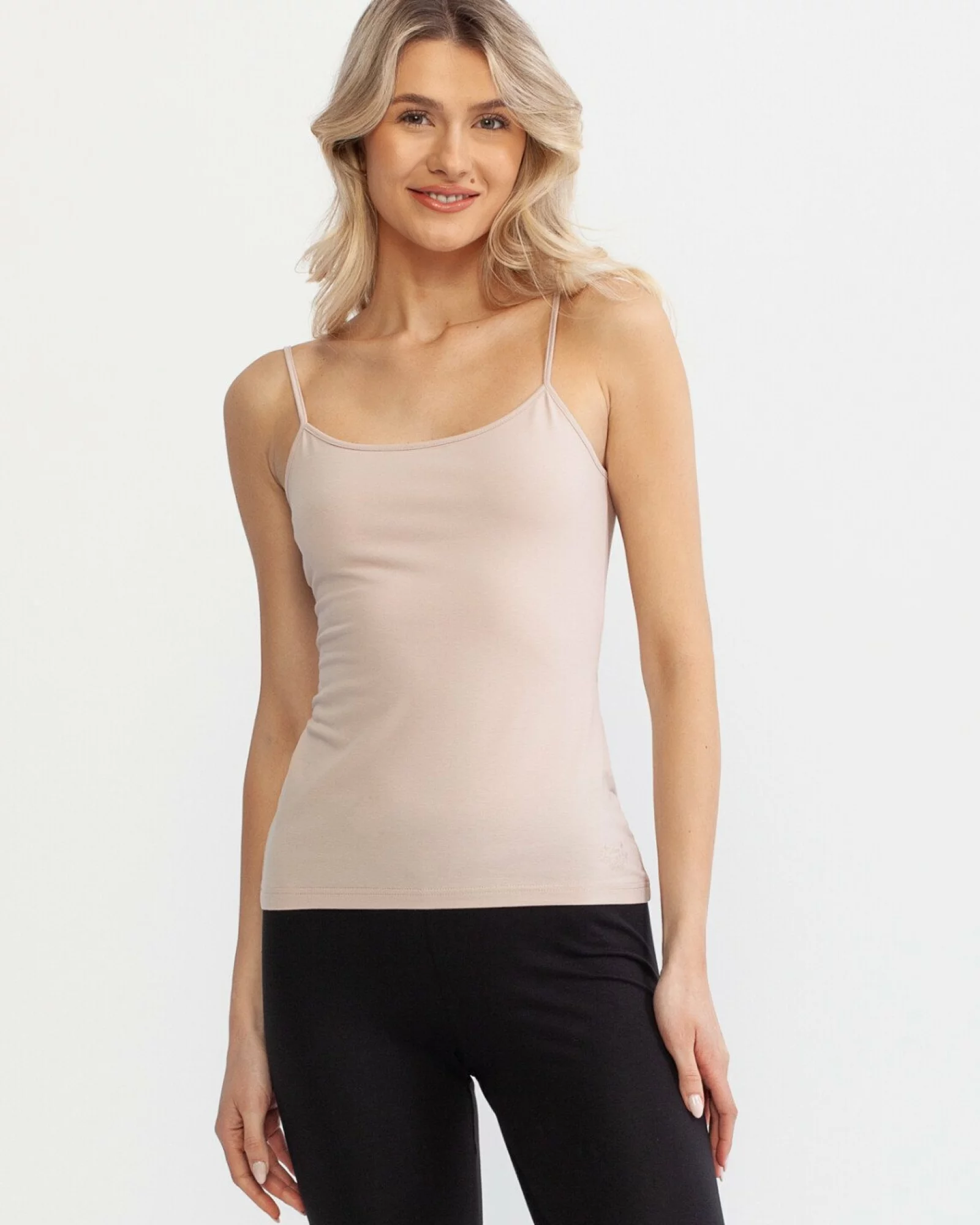 Maiou damă M.2002.Crem